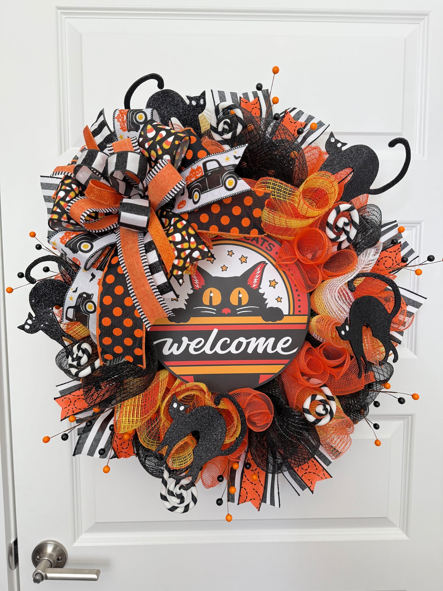 Scaredy Cats Welcome Halloween Wreath