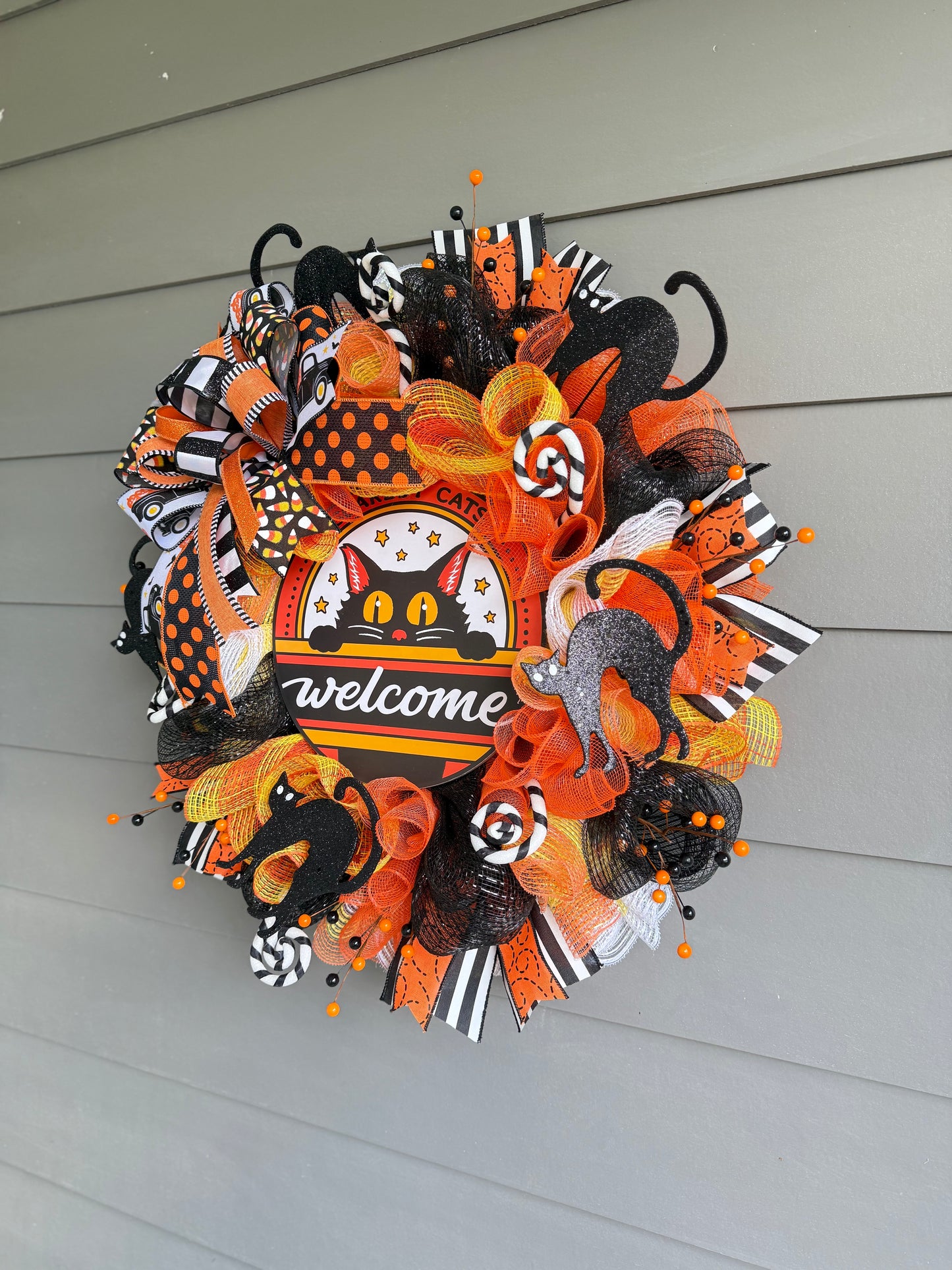 Scaredy Cats Welcome Halloween Wreath