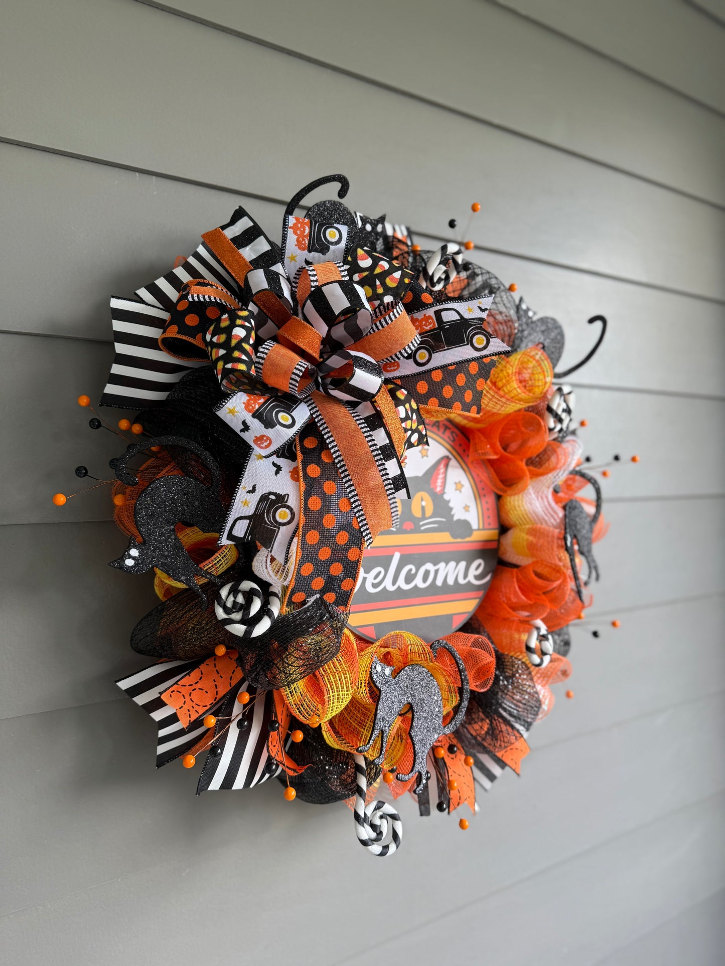 Scaredy Cats Welcome Halloween Wreath